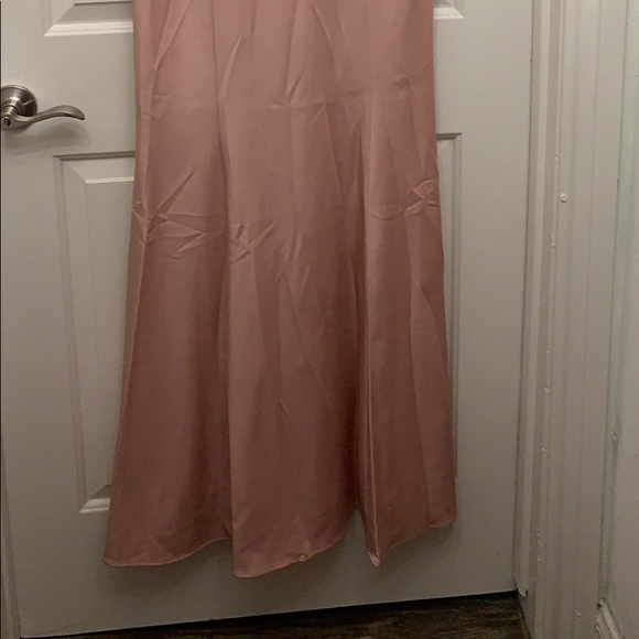 2xL not big but has stretchy material - Picture 3 of 3